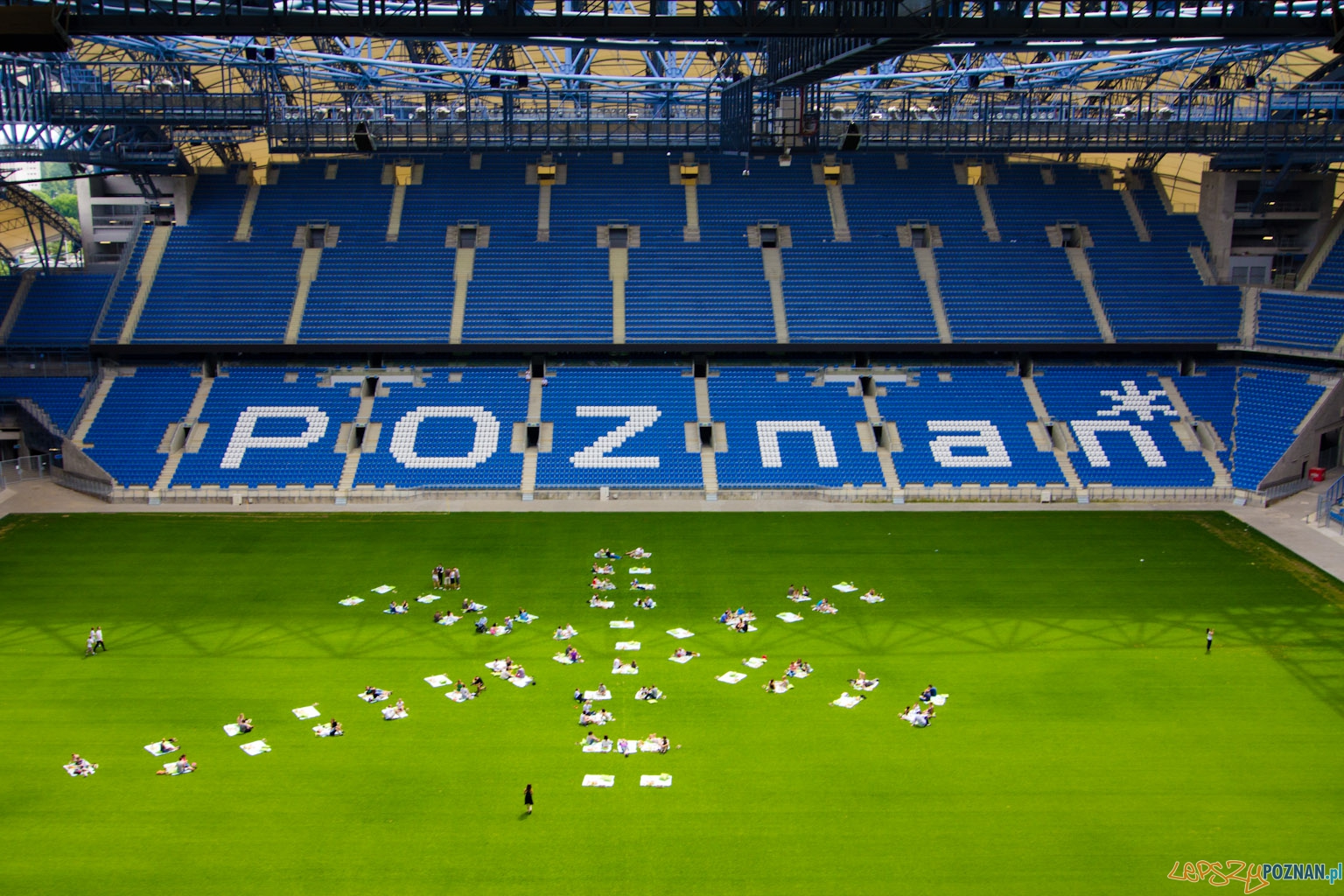 Śniadanie na Stadionie Miejskim 17.07.2011 r. Foto: lepszyPOZNAN.pl / Piotr Rychter Śniadanie na Stadionie Miejskim 17.07.2011 r. Foto: lepszyPOZNAN.pl / Piotr Rychter