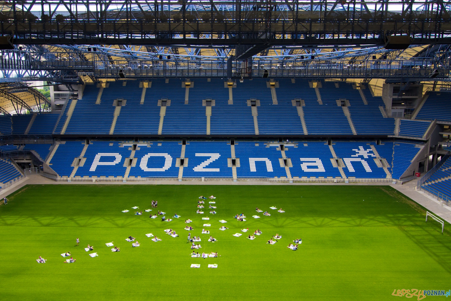 Śniadanie na Stadionie Miejskim 17.07.2011 r. Foto: lepszyPOZNAN.pl / Piotr Rychter Śniadanie na Stadionie Miejskim 17.07.2011 r. Foto: lepszyPOZNAN.pl / Piotr Rychter