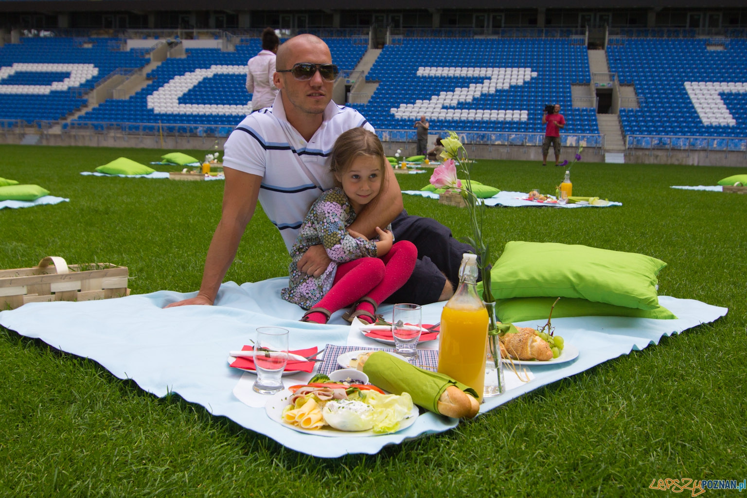 Śniadanie na Stadionie Miejskim 17.07.2011 r. Foto: lepszyPOZNAN.pl / Piotr Rychter Śniadanie na Stadionie Miejskim 17.07.2011 r. Foto: lepszyPOZNAN.pl / Piotr Rychter