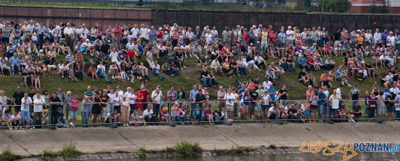 “Poznańczycy 1919-2011″ nad Wartą - Poznań 14.08.2011 r. Foto: LepszyPOZNAN.pl / Paweł Rychter “Poznańczycy 1919-2011″ nad Wartą - Poznań 14.08.2011 r. Foto: LepszyPOZNAN.pl / Paweł Rychter