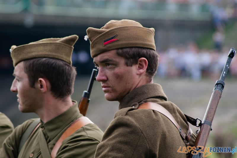 “Poznańczycy 1919-2011″ nad Wartą - Poznań 14.08.2011 r. Foto: LepszyPOZNAN.pl / Paweł Rychter “Poznańczycy 1919-2011″ nad Wartą - Poznań 14.08.2011 r. Foto: LepszyPOZNAN.pl / Paweł Rychter
