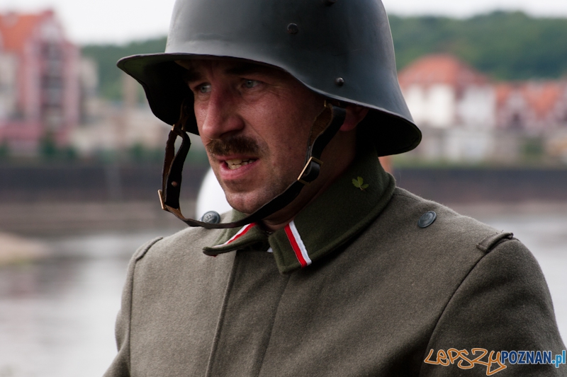 “Poznańczycy 1919-2011″ nad Wartą - Poznań 14.08.2011 r. Foto: LepszyPOZNAN.pl / Paweł Rychter “Poznańczycy 1919-2011″ nad Wartą - Poznań 14.08.2011 r. Foto: LepszyPOZNAN.pl / Paweł Rychter