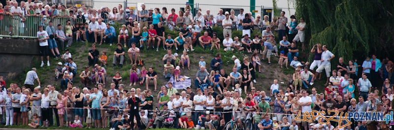“Poznańczycy 1919-2011″ nad Wartą - Poznań 14.08.2011 r. Foto: LepszyPOZNAN.pl / Paweł Rychter “Poznańczycy 1919-2011″ nad Wartą - Poznań 14.08.2011 r. Foto: LepszyPOZNAN.pl / Paweł Rychter