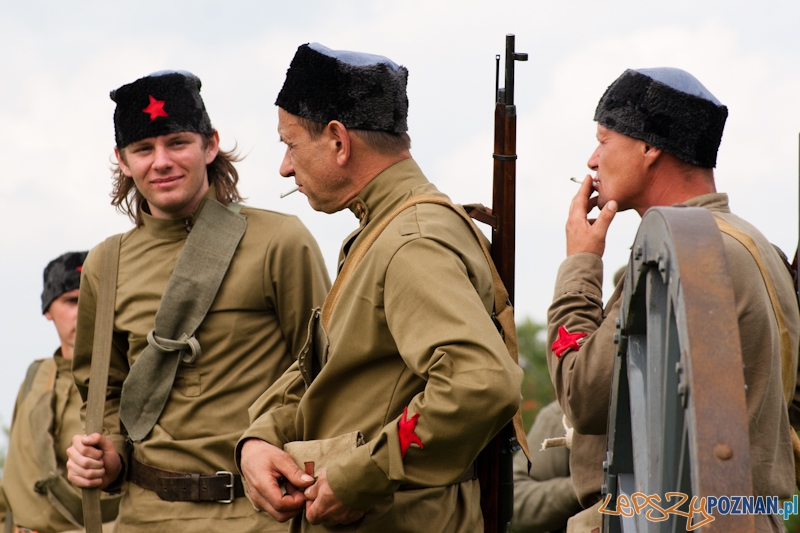 “Poznańczycy 1919-2011″ nad Wartą - Poznań 14.08.2011 r. Foto: LepszyPOZNAN.pl / Paweł Rychter “Poznańczycy 1919-2011″ nad Wartą - Poznań 14.08.2011 r. Foto: LepszyPOZNAN.pl / Paweł Rychter