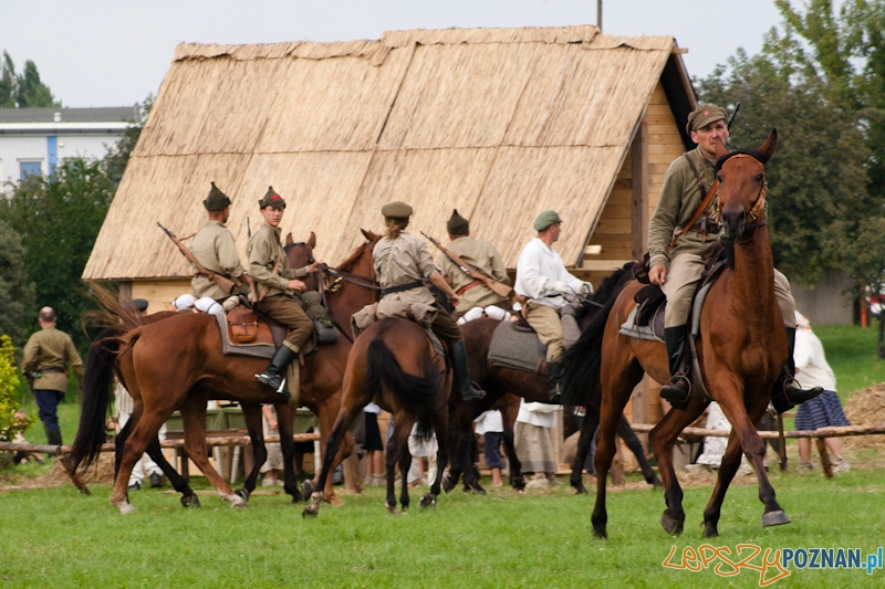 “Poznańczycy 1919-2011″ nad Wartą - Poznań 14.08.2011 r. Foto: LepszyPOZNAN.pl / Paweł Rychter “Poznańczycy 1919-2011″ nad Wartą - Poznań 14.08.2011 r. Foto: LepszyPOZNAN.pl / Paweł Rychter