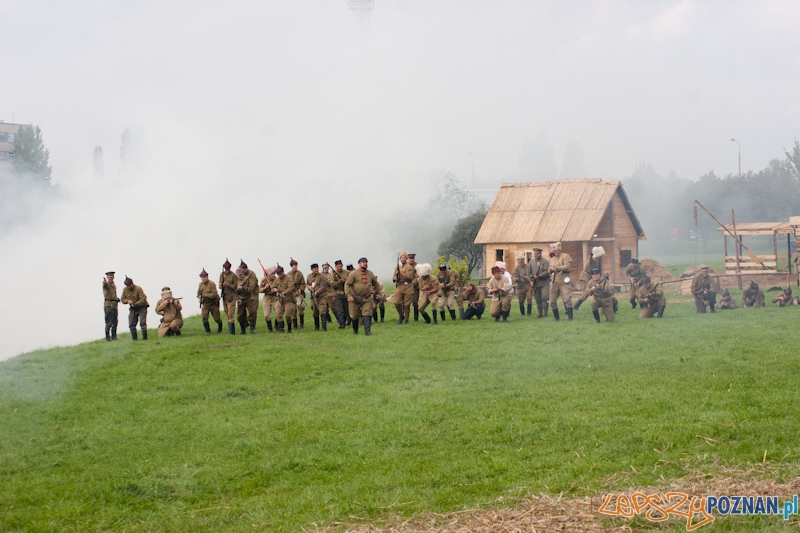 “Poznańczycy 1919-2011″ nad Wartą - Poznań 14.08.2011 r. Foto: LepszyPOZNAN.pl / Paweł Rychter “Poznańczycy 1919-2011″ nad Wartą - Poznań 14.08.2011 r. Foto: LepszyPOZNAN.pl / Paweł Rychter