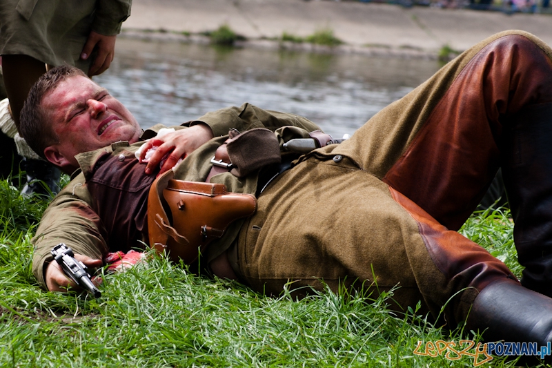 “Poznańczycy 1919-2011″ nad Wartą - Poznań 14.08.2011 r. Foto: LepszyPOZNAN.pl / Paweł Rychter “Poznańczycy 1919-2011″ nad Wartą - Poznań 14.08.2011 r. Foto: LepszyPOZNAN.pl / Paweł Rychter