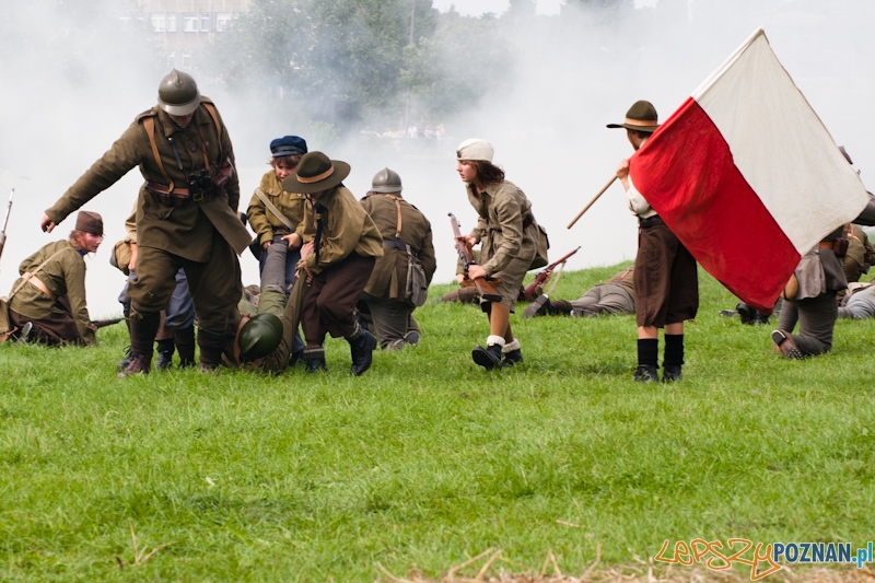 “Poznańczycy 1919-2011″ nad Wartą - Poznań 14.08.2011 r. Foto: LepszyPOZNAN.pl / Paweł Rychter “Poznańczycy 1919-2011″ nad Wartą - Poznań 14.08.2011 r. Foto: LepszyPOZNAN.pl / Paweł Rychter