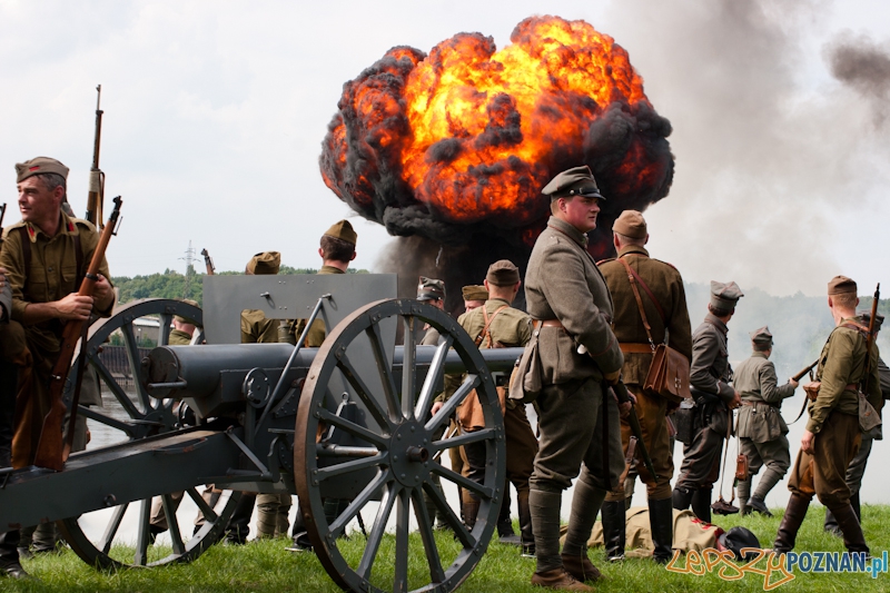“Poznańczycy 1919-2011″ nad Wartą - Poznań 14.08.2011 r. Foto: LepszyPOZNAN.pl / Paweł Rychter “Poznańczycy 1919-2011″ nad Wartą - Poznań 14.08.2011 r. Foto: LepszyPOZNAN.pl / Paweł Rychter