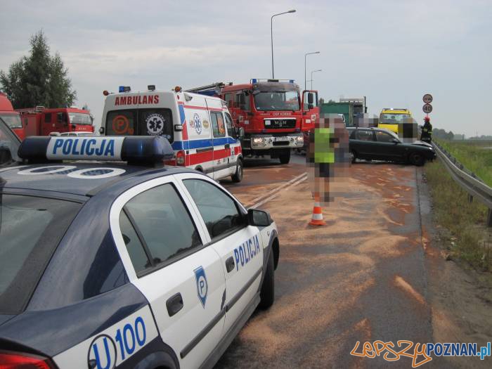Wypadek na Średzkiej w Kórniku Foto: KM PSP w Poznaniu Wypadek na Średzkiej w Kórniku Foto: KM PSP w Poznaniu