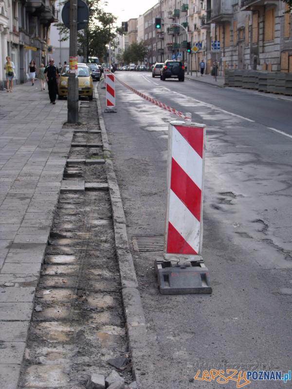 Mieszkańcy uratowali zabytkową kostkę Foto: lazarz.pl Mieszkańcy uratowali zabytkową kostkę Foto: lazarz.pl