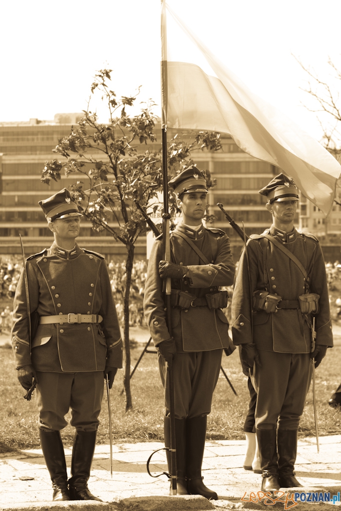 Poznańczycy 1919-2011 - Poznań Ostrów Tumski 14.08.2011 r. Foto: lepszyPOZNAN.pl / Piotr Rychter Poznańczycy 1919-2011 - Poznań Ostrów Tumski 14.08.2011 r. Foto: lepszyPOZNAN.pl / Piotr Rychter
