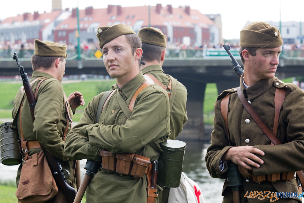Poznańczycy 1919-2011 - Poznań Ostrów Tumski 14.08.2011 r. Foto: lepszyPOZNAN.pl / Piotr Rychter Poznańczycy 1919-2011 - Poznań Ostrów Tumski 14.08.2011 r. Foto: lepszyPOZNAN.pl / Piotr Rychter