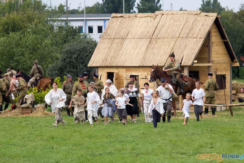 Poznańczycy 1919-2011 - Poznań Ostrów Tumski 14.08.2011 r. Foto: lepszyPOZNAN.pl / Piotr Rychter Poznańczycy 1919-2011 - Poznań Ostrów Tumski 14.08.2011 r. Foto: lepszyPOZNAN.pl / Piotr Rychter