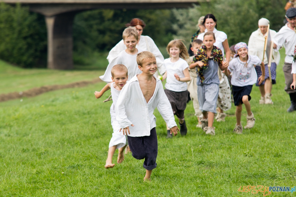 Poznańczycy 1919-2011 - Poznań Ostrów Tumski 14.08.2011 r. Foto: lepszyPOZNAN.pl / Piotr Rychter Poznańczycy 1919-2011 - Poznań Ostrów Tumski 14.08.2011 r. Foto: lepszyPOZNAN.pl / Piotr Rychter