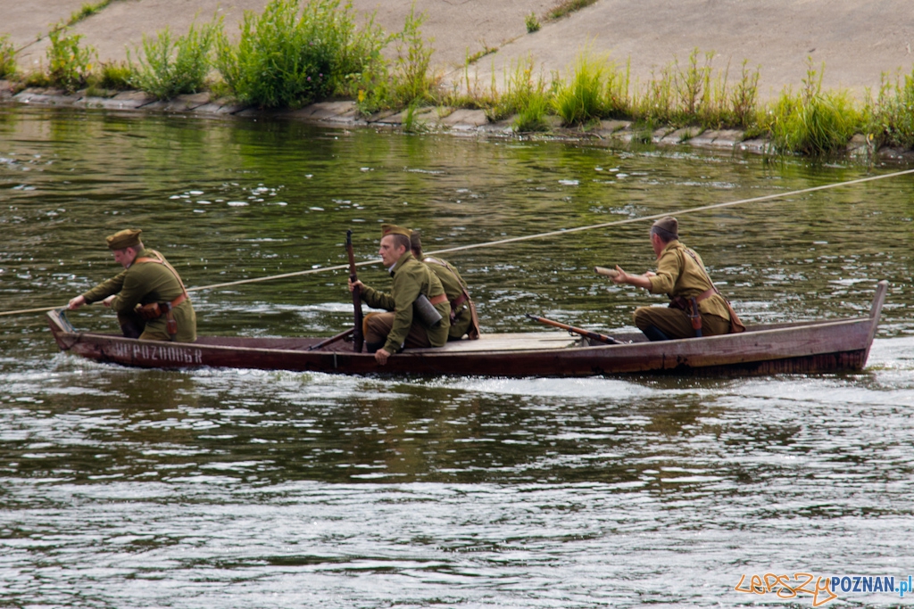 Poznańczycy 1919-2011 - Poznań Ostrów Tumski 14.08.2011 r. Foto: lepszyPOZNAN.pl / Piotr Rychter Poznańczycy 1919-2011 - Poznań Ostrów Tumski 14.08.2011 r. Foto: lepszyPOZNAN.pl / Piotr Rychter
