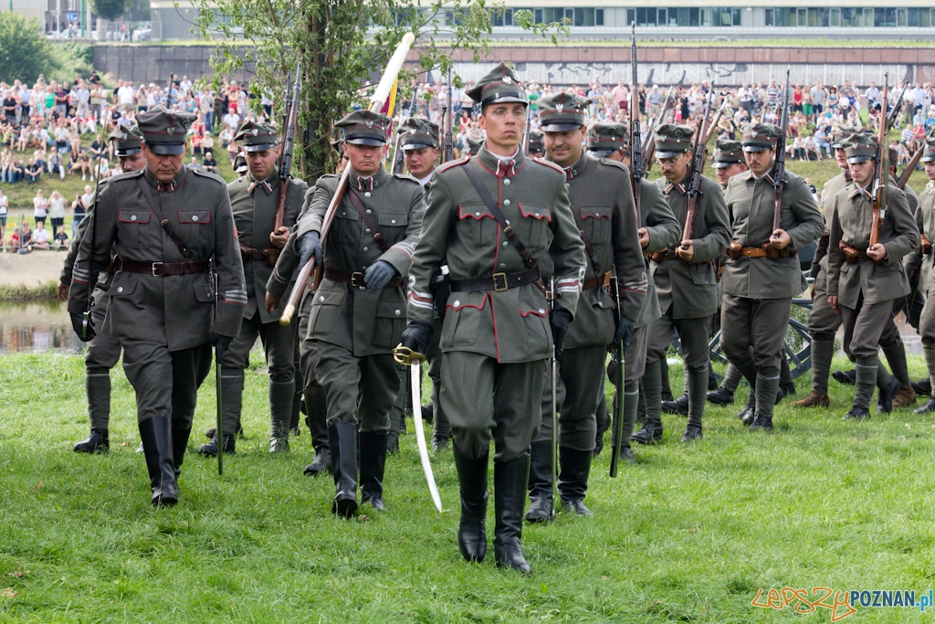 Poznańczycy 1919-2011 - Poznań Ostrów Tumski 14.08.2011 r. Foto: lepszyPOZNAN.pl / Piotr Rychter Poznańczycy 1919-2011 - Poznań Ostrów Tumski 14.08.2011 r. Foto: lepszyPOZNAN.pl / Piotr Rychter