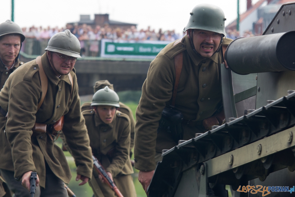 Poznańczycy 1919-2011 - Poznań Ostrów Tumski 14.08.2011 r. Foto: lepszyPOZNAN.pl / Piotr Rychter Poznańczycy 1919-2011 - Poznań Ostrów Tumski 14.08.2011 r. Foto: lepszyPOZNAN.pl / Piotr Rychter