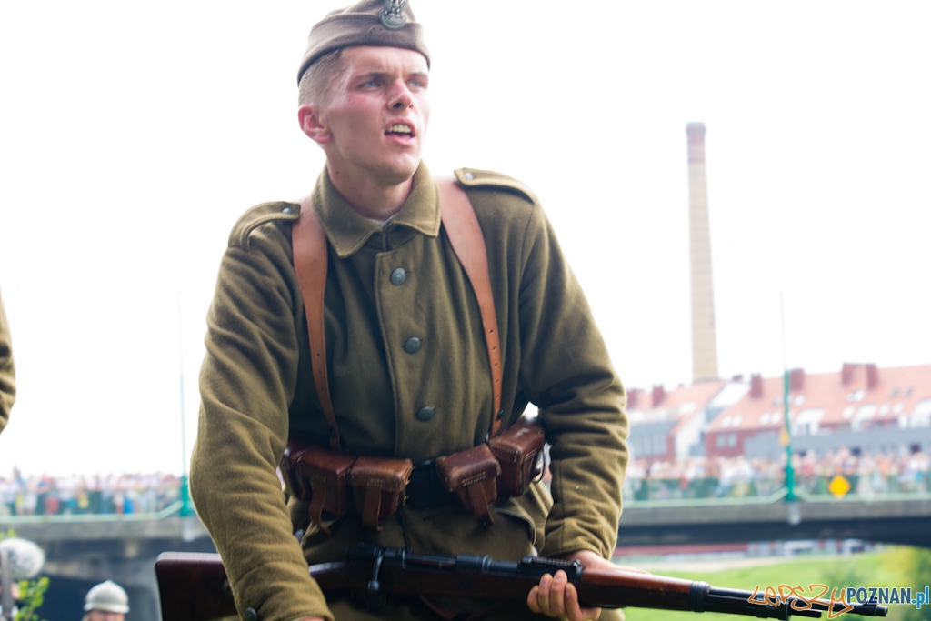 Poznańczycy 1919-2011 - Poznań Ostrów Tumski 14.08.2011 r. Foto: lepszyPOZNAN.pl / Piotr Rychter Poznańczycy 1919-2011 - Poznań Ostrów Tumski 14.08.2011 r. Foto: lepszyPOZNAN.pl / Piotr Rychter