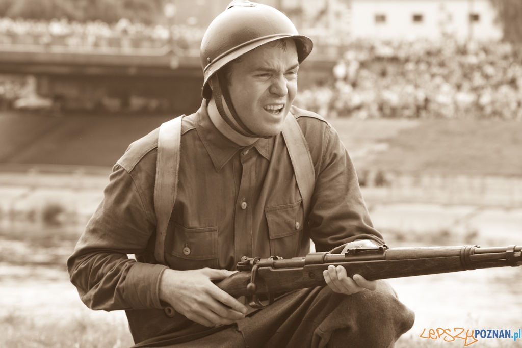 Poznańczycy 1919-2011 - Poznań Ostrów Tumski 14.08.2011 r. Foto: lepszyPOZNAN.pl / Piotr Rychter Poznańczycy 1919-2011 - Poznań Ostrów Tumski 14.08.2011 r. Foto: lepszyPOZNAN.pl / Piotr Rychter