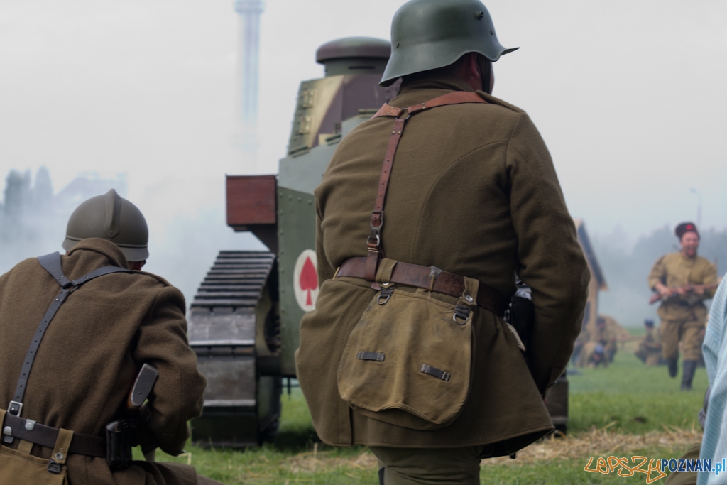 Poznańczycy 1919-2011 - Poznań Ostrów Tumski 14.08.2011 r. Foto: lepszyPOZNAN.pl / Piotr Rychter Poznańczycy 1919-2011 - Poznań Ostrów Tumski 14.08.2011 r. Foto: lepszyPOZNAN.pl / Piotr Rychter
