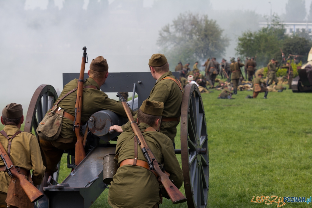Poznańczycy 1919-2011 - Poznań Ostrów Tumski 14.08.2011 r. Foto: lepszyPOZNAN.pl / Piotr Rychter Poznańczycy 1919-2011 - Poznań Ostrów Tumski 14.08.2011 r. Foto: lepszyPOZNAN.pl / Piotr Rychter