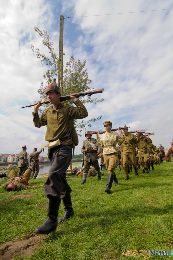 Poznańczycy 1919-2011 - Poznań Ostrów Tumski 14.08.2011 r. Foto: lepszyPOZNAN.pl / Piotr Rychter Poznańczycy 1919-2011 - Poznań Ostrów Tumski 14.08.2011 r. Foto: lepszyPOZNAN.pl / Piotr Rychter