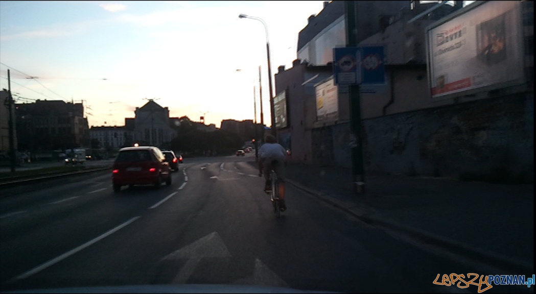 Rowerzysta ? Foto: lepszyPOZNAN.pl Rowerzysta ? Foto: lepszyPOZNAN.pl