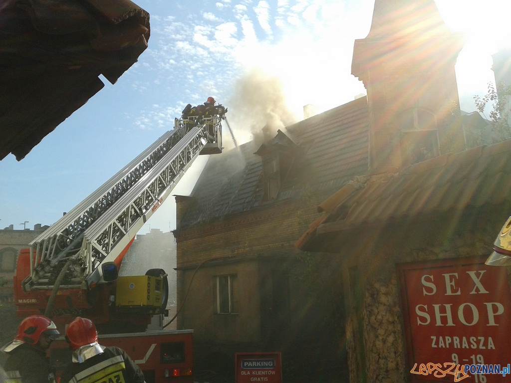 Pożar na Łazarzu Foto: lepszyPOZNAN.pl/ Paweł Rychter (gsm) Pożar na Łazarzu Foto: lepszyPOZNAN.pl/ Paweł Rychter (gsm)