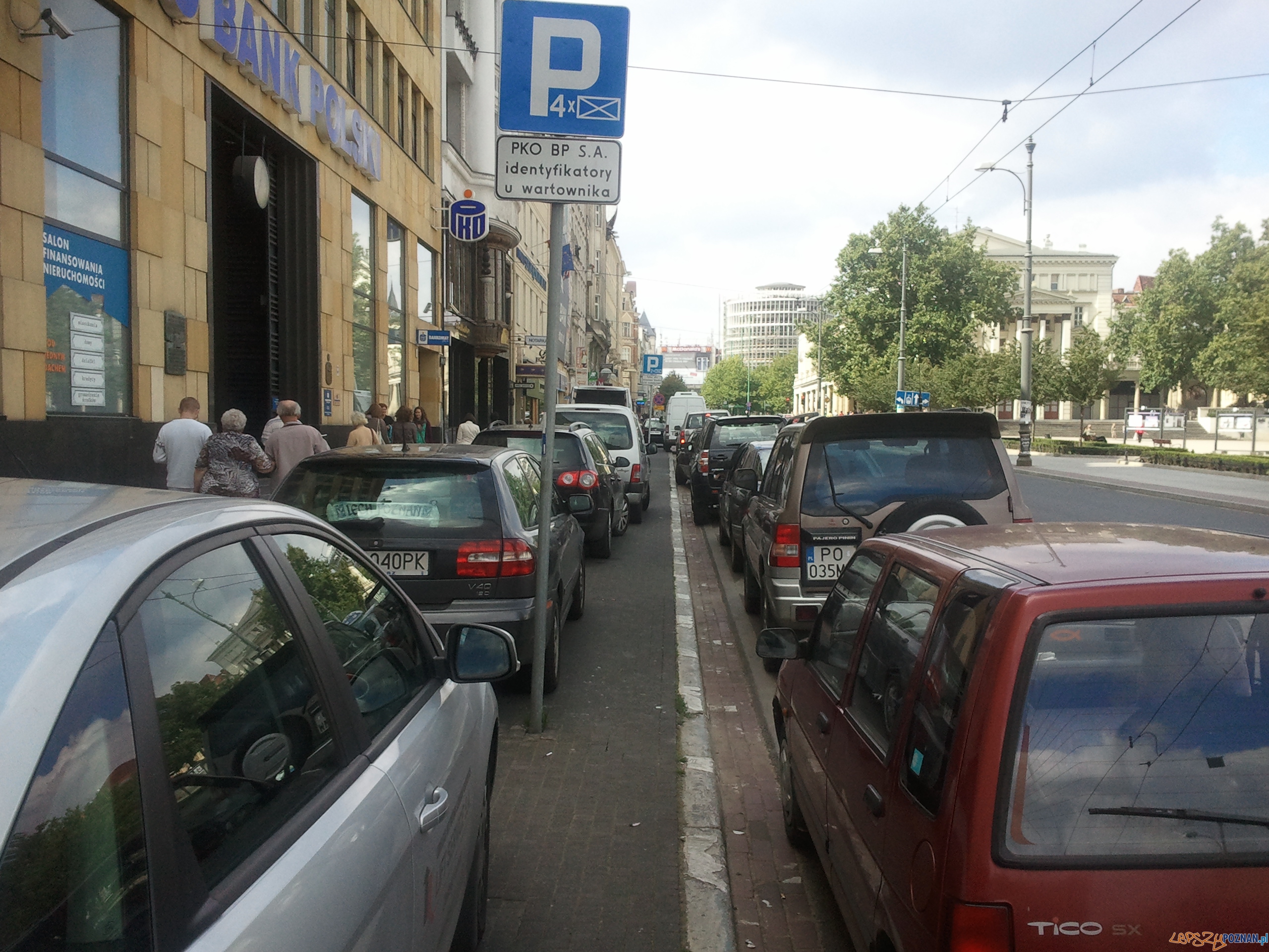 Cwaniaki na placu Wolności Foto: lepszyPOZNAN/gsm Cwaniaki na placu Wolności Foto: lepszyPOZNAN/gsm