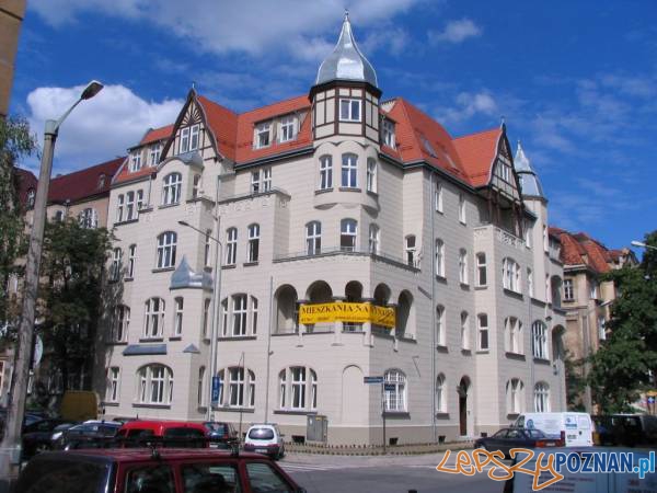 Chełmońskiego 7 (Siemiradzkiego 2) - po remoncie - 01 small Foto: IDP Chełmońskiego 7 (Siemiradzkiego 2) - po remoncie - 01 small Foto: IDP