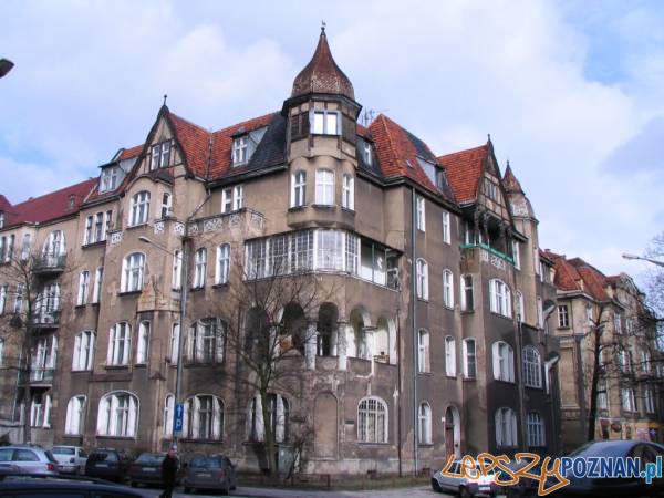 Chełmońskiego 7 (Siemiradzkiego 2) - przed remontem - 09 small Foto: IDP Chełmońskiego 7 (Siemiradzkiego 2) - przed remontem - 09 small Foto: IDP