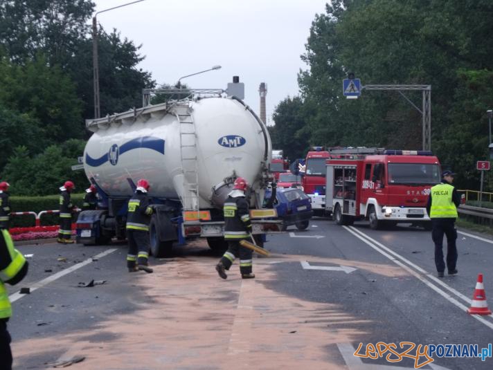 Śmiertelny wypadek w Pobiedziskach Foto: KM PSP w Poznaniu Śmiertelny wypadek w Pobiedziskach Foto: KM PSP w Poznaniu