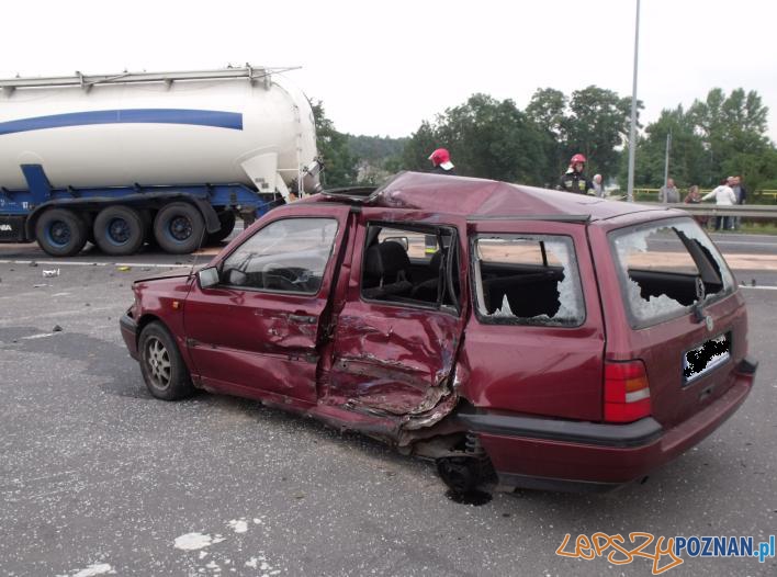 Śmiertelny wypadek w Pobiedziskach Foto: KM PSP w Poznaniu Śmiertelny wypadek w Pobiedziskach Foto: KM PSP w Poznaniu