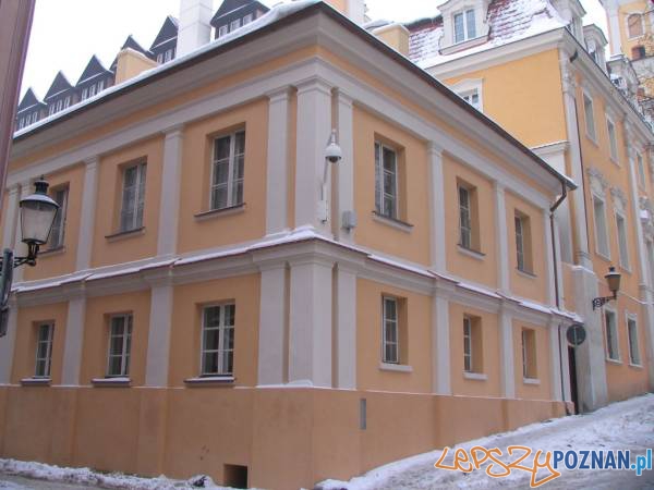 Franciszkańska 3 (róg Sieroca) - wikarówka - po remoncie - 02 small Foto: IDP Franciszkańska 3 (róg Sieroca) - wikarówka - po remoncie - 02 small Foto: IDP