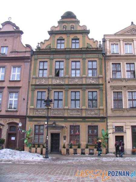 Stary Rynek 56 - Kamienica Złocista - SARP - przed remontem - 01 small Foto: IDP Stary Rynek 56 - Kamienica Złocista - SARP - przed remontem - 01 small Foto: IDP