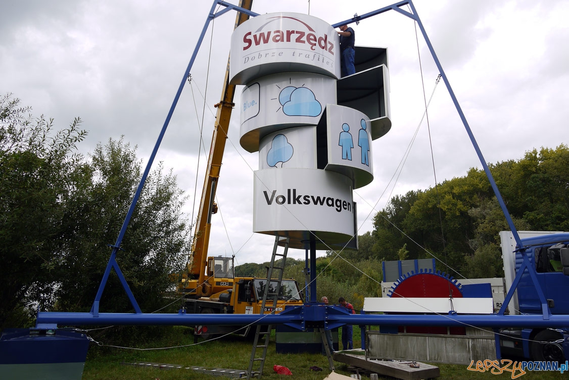 Montaż aeratora na brzegu jeziora, przed zwodowamiem Foto: UMiG Swarzędz Montaż aeratora na brzegu jeziora, przed zwodowamiem Foto: UMiG Swarzędz