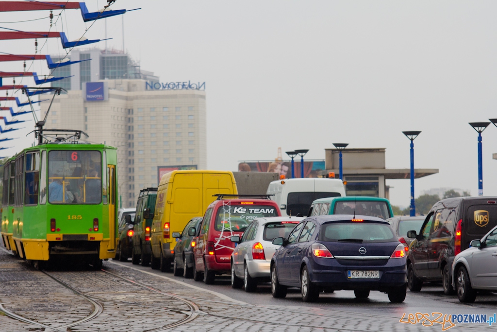 Zakorkowany Most Dworcowy  Foto: lepszyPOZNAN.pl / Piotr Rychter