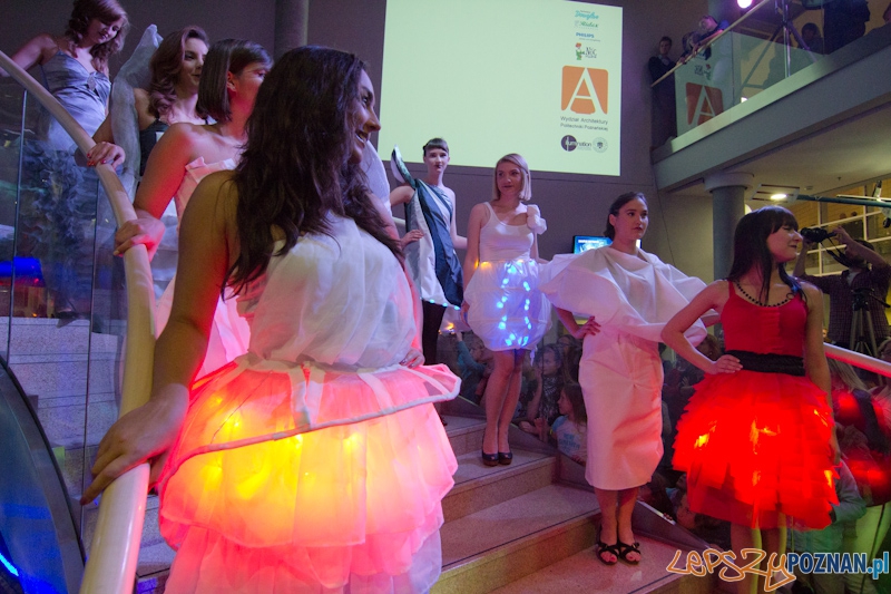 Noc Naukowców 2011 - Politechnika Poznańska - Pokaz mody: ARCHITEKTURA MODY 2011 Foto: lepszyPOZNAN.pl / Piotr Rychter Noc Naukowców 2011 - Politechnika Poznańska - Pokaz mody: ARCHITEKTURA MODY 2011 Foto: lepszyPOZNAN.pl / Piotr Rychter