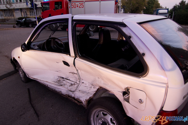 Wypadek na skrzyżowaniu ulic Dmowskiego i Klaudyny Potockiej. Foto: lepszyPOZNAN.pl / Piotr Rychter Wypadek na skrzyżowaniu ulic Dmowskiego i Klaudyny Potockiej. Foto: lepszyPOZNAN.pl / Piotr Rychter