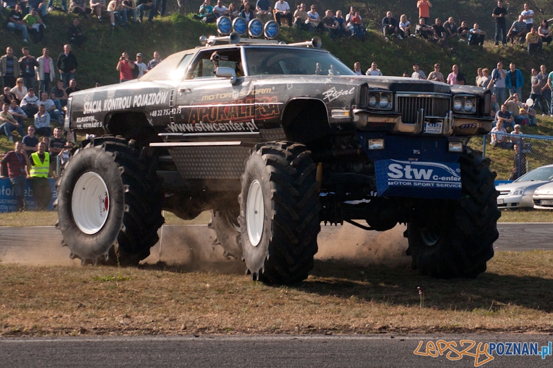 n-gine Driftingowe Mistrzostwa Polski 2011 - Tor Poznań 2.10.2011 r. Foto: LepszyPOZNAN.pl / Paweł Rychter n-gine Driftingowe Mistrzostwa Polski 2011 - Tor Poznań 2.10.2011 r. Foto: LepszyPOZNAN.pl / Paweł Rychter