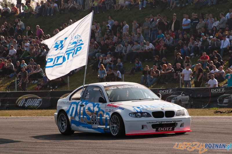 n-gine Driftingowe Mistrzostwa Polski 2011 - Tor Poznań 2.10.2011 r. Foto: LepszyPOZNAN.pl / Paweł Rychter n-gine Driftingowe Mistrzostwa Polski 2011 - Tor Poznań 2.10.2011 r. Foto: LepszyPOZNAN.pl / Paweł Rychter