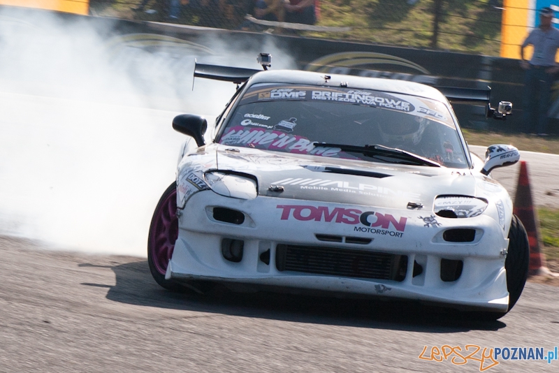n-gine Driftingowe Mistrzostwa Polski 2011 - Tor Poznań 2.10.2011 r. Foto: LepszyPOZNAN.pl / Paweł Rychter n-gine Driftingowe Mistrzostwa Polski 2011 - Tor Poznań 2.10.2011 r. Foto: LepszyPOZNAN.pl / Paweł Rychter