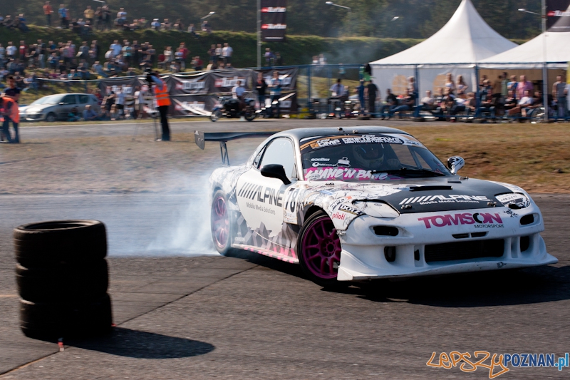 n-gine Driftingowe Mistrzostwa Polski 2011 - Tor Poznań 2.10.2011 r. Foto: LepszyPOZNAN.pl / Paweł Rychter n-gine Driftingowe Mistrzostwa Polski 2011 - Tor Poznań 2.10.2011 r. Foto: LepszyPOZNAN.pl / Paweł Rychter