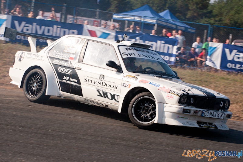 n-gine Driftingowe Mistrzostwa Polski 2011 - Tor Poznań 2.10.2011 r. Foto: LepszyPOZNAN.pl / Paweł Rychter n-gine Driftingowe Mistrzostwa Polski 2011 - Tor Poznań 2.10.2011 r. Foto: LepszyPOZNAN.pl / Paweł Rychter
