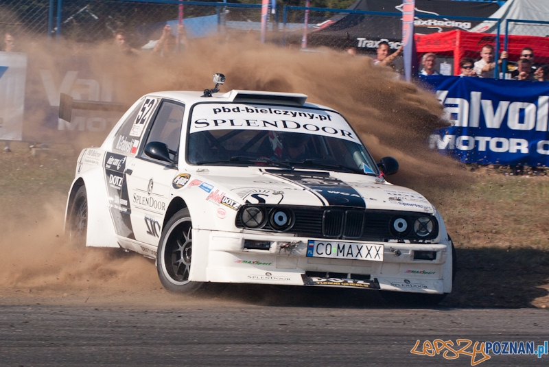 n-gine Driftingowe Mistrzostwa Polski 2011 - Tor Poznań 2.10.2011 r. Foto: LepszyPOZNAN.pl / Paweł Rychter n-gine Driftingowe Mistrzostwa Polski 2011 - Tor Poznań 2.10.2011 r. Foto: LepszyPOZNAN.pl / Paweł Rychter