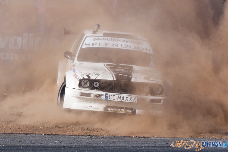 n-gine Driftingowe Mistrzostwa Polski 2011 - Tor Poznań 2.10.2011 r. Foto: LepszyPOZNAN.pl / Paweł Rychter n-gine Driftingowe Mistrzostwa Polski 2011 - Tor Poznań 2.10.2011 r. Foto: LepszyPOZNAN.pl / Paweł Rychter