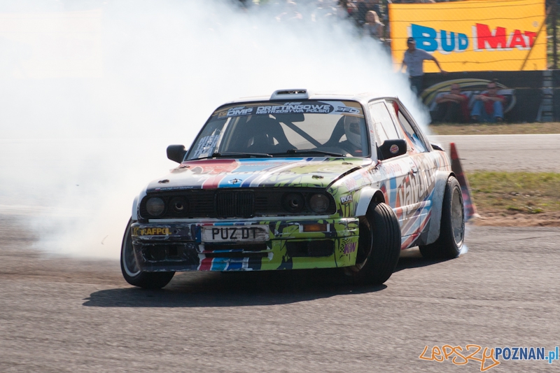 n-gine Driftingowe Mistrzostwa Polski 2011 - Tor Poznań 2.10.2011 r. Foto: LepszyPOZNAN.pl / Paweł Rychter n-gine Driftingowe Mistrzostwa Polski 2011 - Tor Poznań 2.10.2011 r. Foto: LepszyPOZNAN.pl / Paweł Rychter