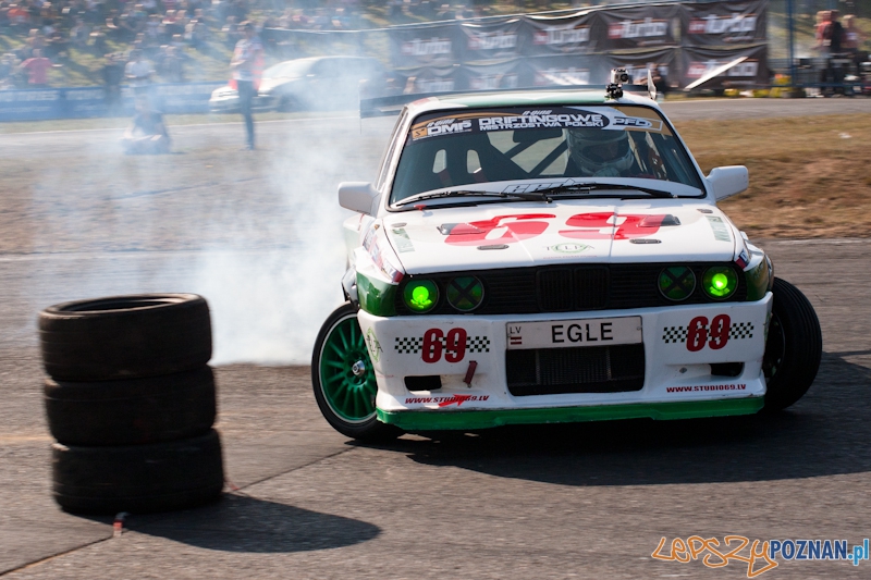 n-gine Driftingowe Mistrzostwa Polski 2011 - Tor Poznań 2.10.2011 r. Foto: LepszyPOZNAN.pl / Paweł Rychter n-gine Driftingowe Mistrzostwa Polski 2011 - Tor Poznań 2.10.2011 r. Foto: LepszyPOZNAN.pl / Paweł Rychter