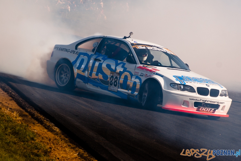 n-gine Driftingowe Mistrzostwa Polski 2011 - Tor Poznań 2.10.2011 r. Foto: LepszyPOZNAN.pl / Paweł Rychter n-gine Driftingowe Mistrzostwa Polski 2011 - Tor Poznań 2.10.2011 r. Foto: LepszyPOZNAN.pl / Paweł Rychter